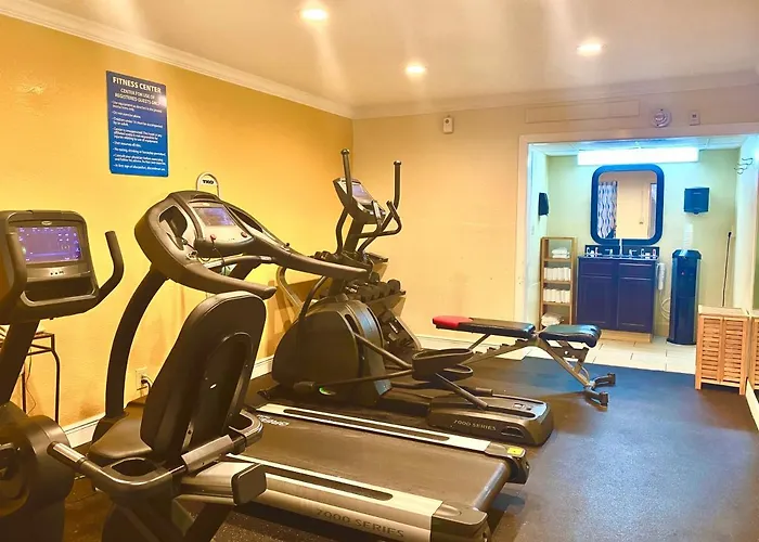 Best Hotels Near Seville Quarter in Pensacola, FL
